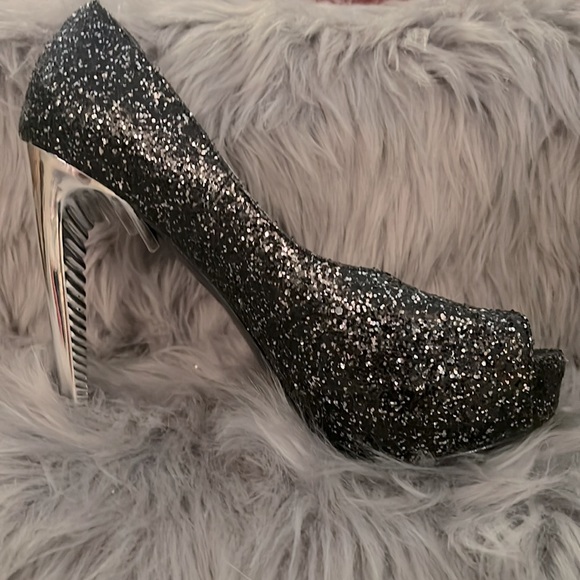 Red Kiss Black & Silver Glitter Dora Platform Peep Toe Heels size 8.5 - Picture 6 of 11